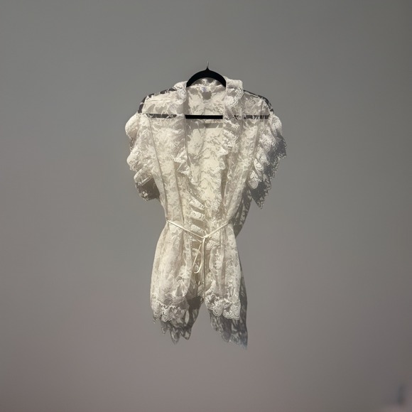 Vintage Fredericks of Hollywood White Short Lace Trimmed Ruffle Robe/ Coverup OS - Picture 1 of 8